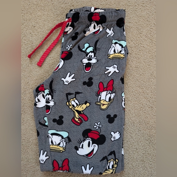 Disney pajamas - Picture 2 of 6